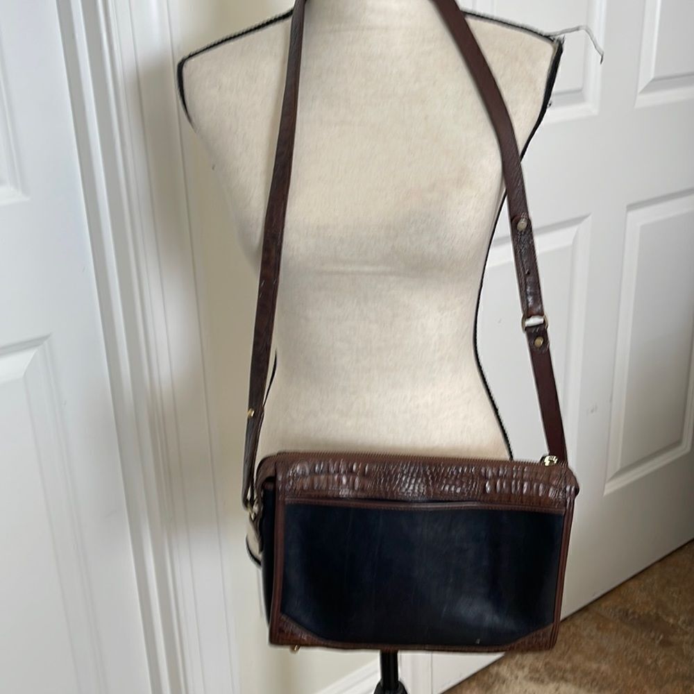 Beautiful brown and black cross body Brahmin bag.  Perfect size!